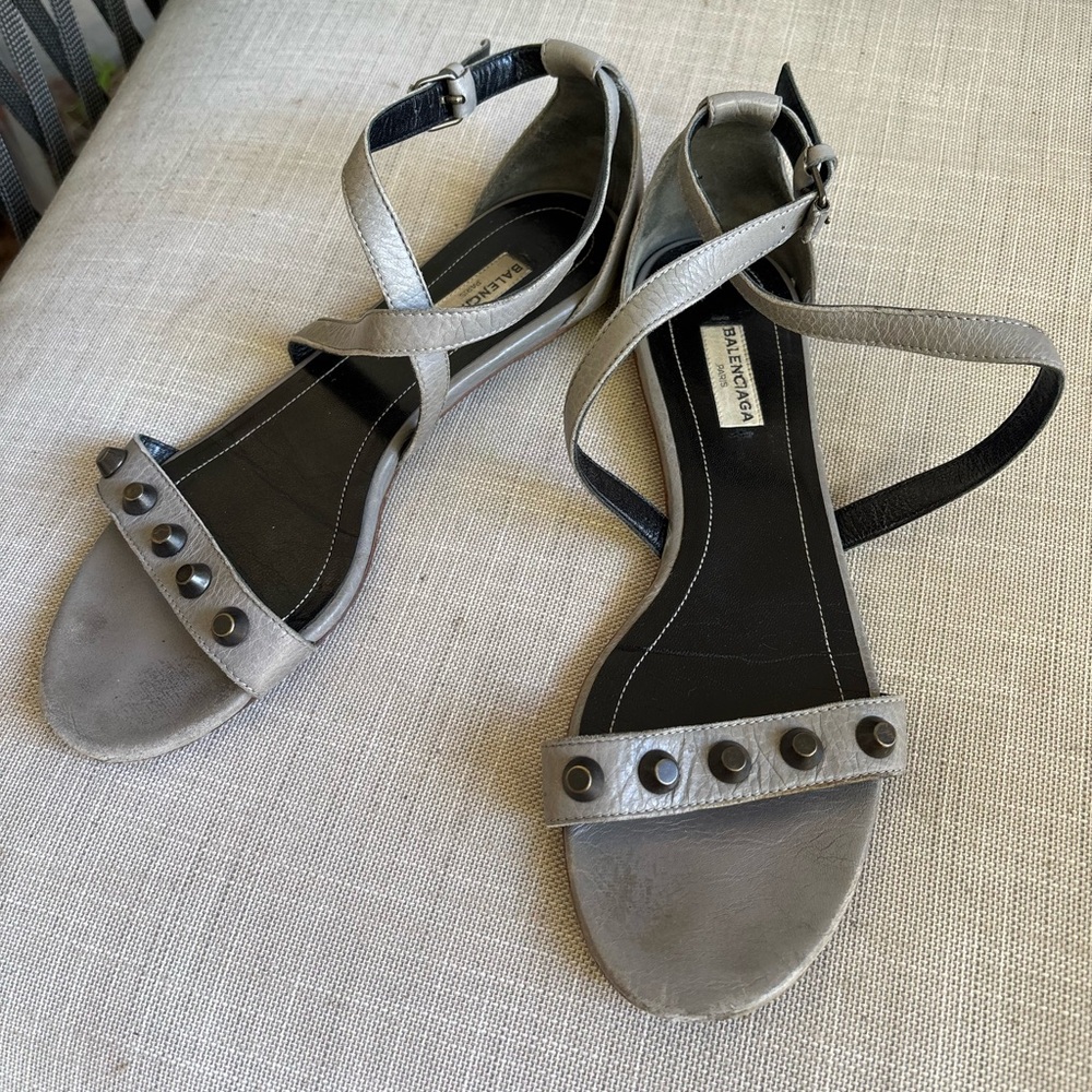 SALE📍📍📍BALENCIAGA Gray Strappy Sandals size 38. Authentic